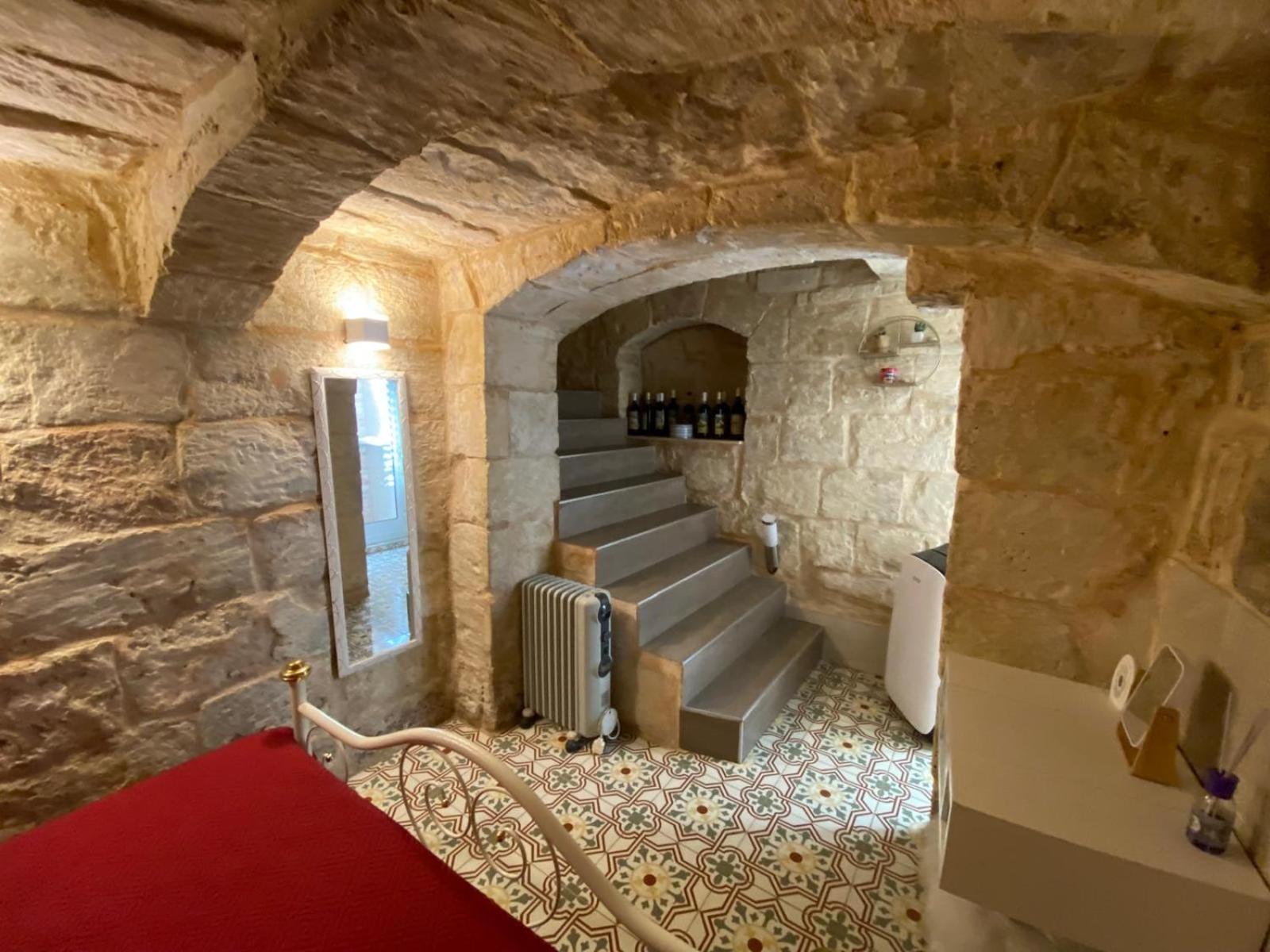 Malta'S Naughtiest Cabaret Apartment Il-Furjana Luaran gambar